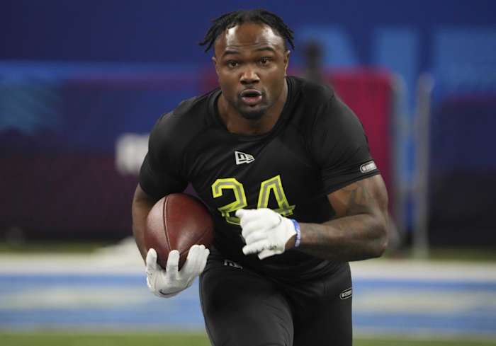 Mar 4, 2022; Indianapolis, IN, USA; Florida running back Dameon Pierce (RB24) goes through drills during the 2022 NFL Scouting Combine at Lucas Oil Stadium.